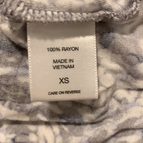 Gray&Blue Top - Picture 4 of 5